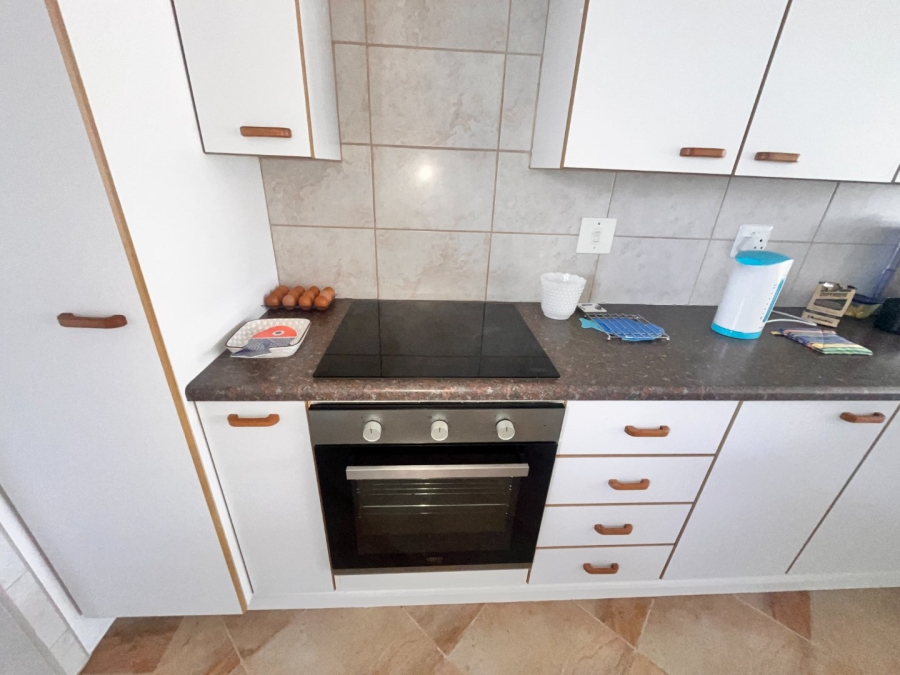 To Let 3 Bedroom Property for Rent in Wavecrest Eastern Cape